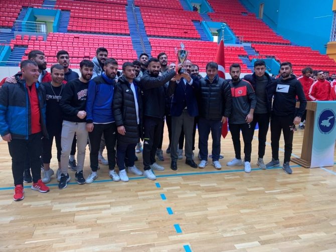 Kafkas Üniversitesi Van’da Şampiyon Oldu