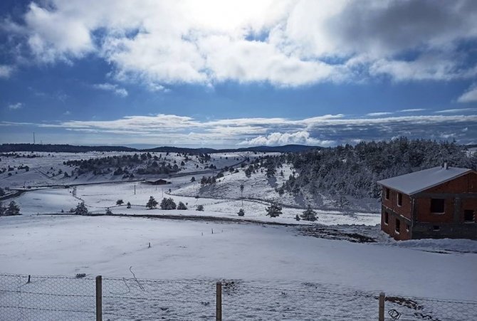 Kargı’ya Mevsimin İlk Karı Düştü