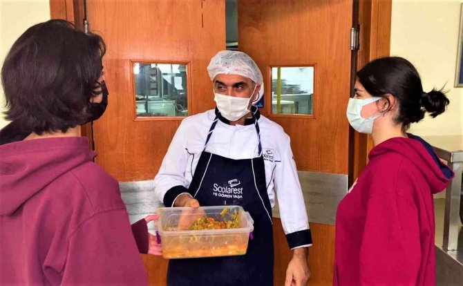 Lise Öğrencileri Yemek Artıklarıyla Tatlı Su Kaynaklarını Temizliyor