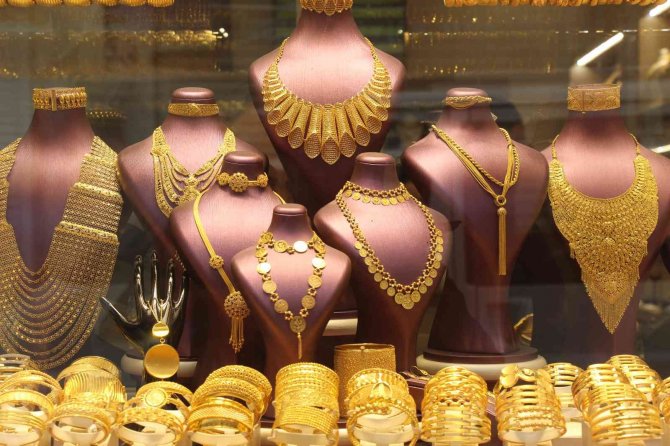 Vatandaştaki Gram Altının İniş Ve Çıkış Beklentisi Kuyumculuk Sektöründe Satışları Durgunlaştırdı