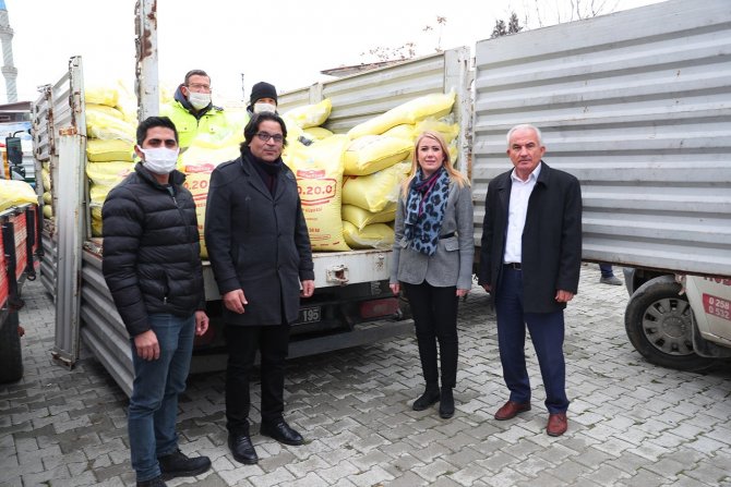 Denizli’de Çiftçilere 100 Ton Gübre Desteği