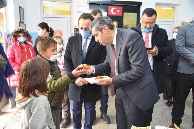 Müdür Tatlı İ̇vrindi’de Öğretmen Ve Öğrencilerle Buluştu