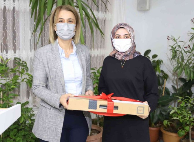 Başarılı Öğrenciler Ödüllendirildi