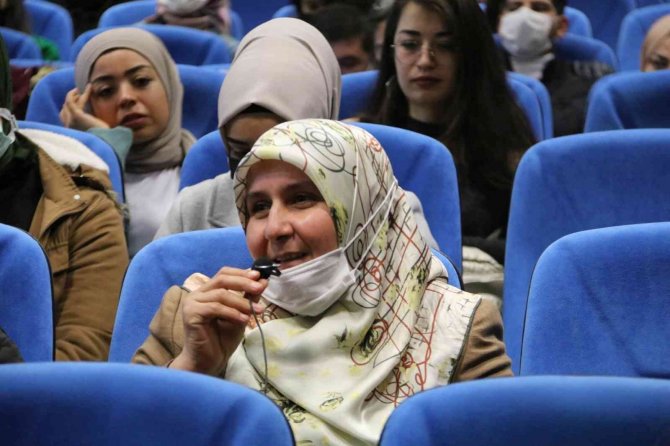 Nevü’de ‘Mate-matine: Alternatif Matematik’ İ̇simli Film Gösterimi Gerçekleştirildi