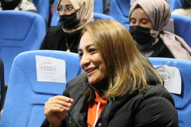 Nevü’de ‘Mate-matine: Alternatif Matematik’ İ̇simli Film Gösterimi Gerçekleştirildi