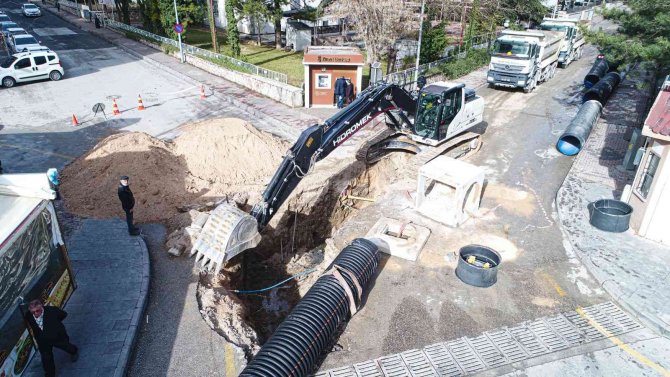 Niğde’de Yağmur Suyu Hatları Düzenleniyor