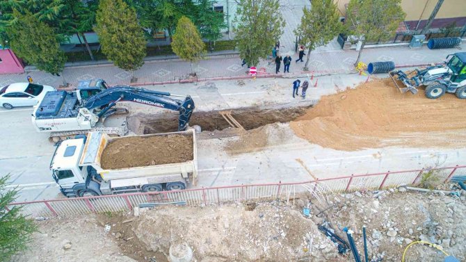 Niğde’de Yağmur Suyu Hatları Düzenleniyor