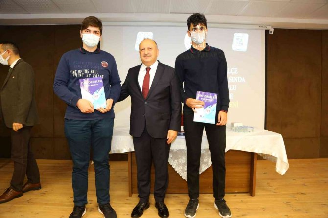 Ünye’de Öğrencilere 3 Bin 700 Adet Kaynak Kitap Desteği