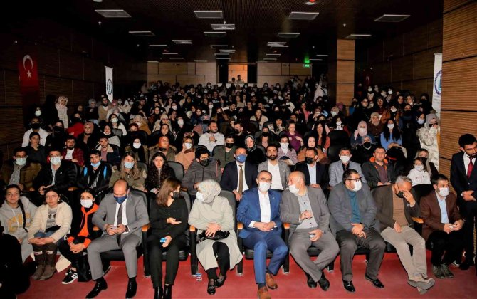 Osmanlı Komedisi ‘Evhami’ Oyunu Bayburt’ta Sahnelendi