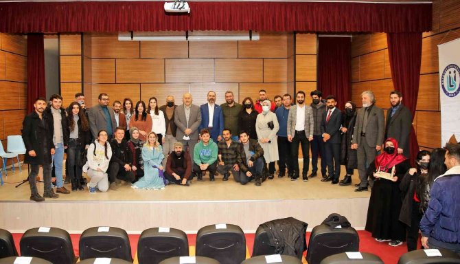 Osmanlı Komedisi ‘Evhami’ Oyunu Bayburt’ta Sahnelendi