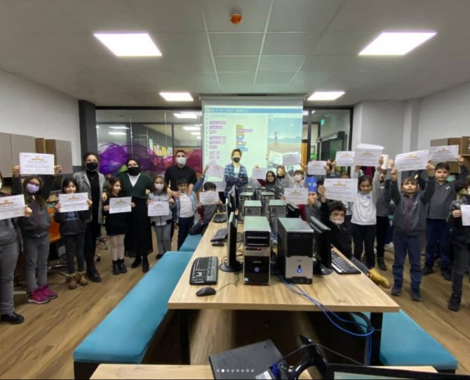 Saü Ieee Öğrenci Topluluğundan İlköğretim Öğrencilerine Kod Eğitimi