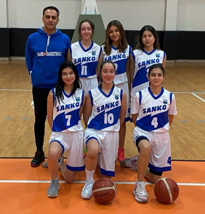 Sanko Okulları Genç Kızlar Basketbol Takımı İ̇l Birincisi Oldu