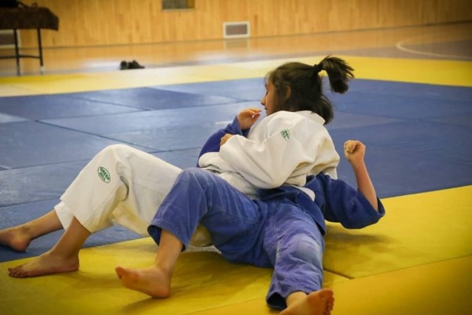Sporcular Madalya İle Ödüllendirildi