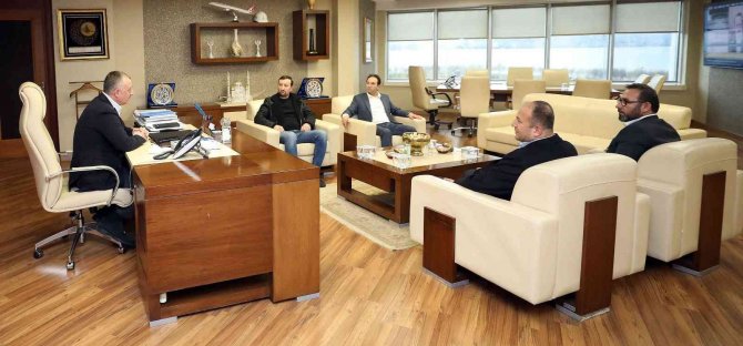 Spor Camiası, Başkan Büyükakın’ı Ziyaret Etti