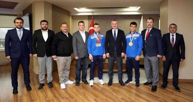 Spor Camiası, Başkan Büyükakın’ı Ziyaret Etti