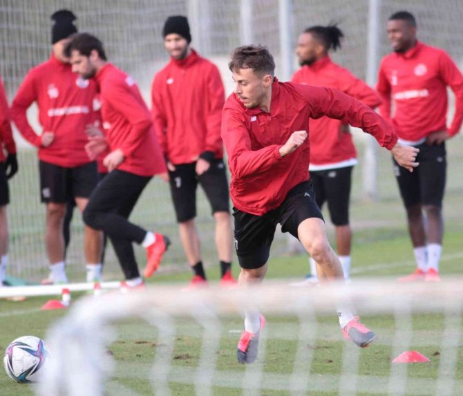 Ft Antalyaspor İle İ̇h Konyaspor 47.randevuda