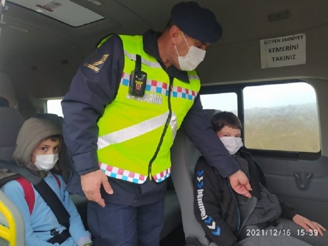 Okul Çevreleri Ve Servis Araçlarında Denetim: 32 Şahıs Yakalandı