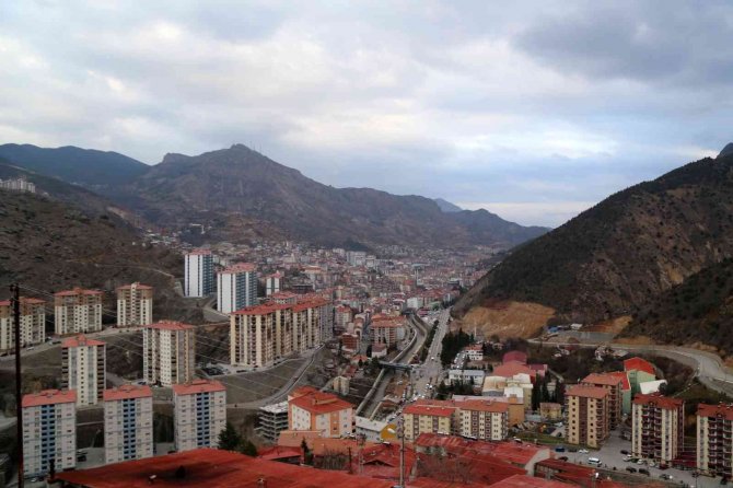 Gümüşhane’de Yüzlerce Basamaklık Merdivenler Şaşırtıyor