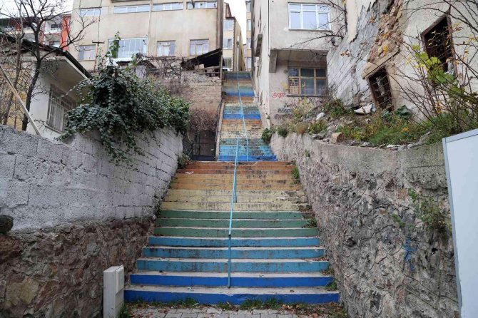 Gümüşhane’de Yüzlerce Basamaklık Merdivenler Şaşırtıyor