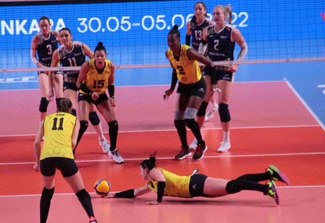 Fıvb Kadınlar Dünya Kulüpler Şampiyonası: Prosecco Doc Imoco: 3 - Dentil Praia Clube: 0