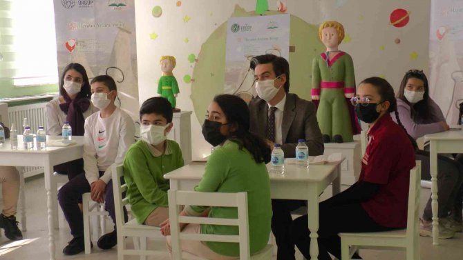 Önce Okudular, Sonra Tartıştılar