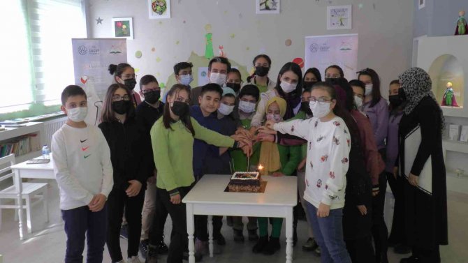 Önce Okudular, Sonra Tartıştılar