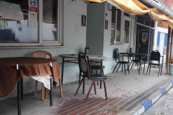 Vaka Sayısı Artınca Köydeki Tüm Kahveleri Kapattı
