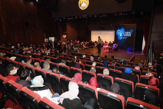 Hayati İ̇nanç Adapazarı’nda Sevenleriyle Buluştu