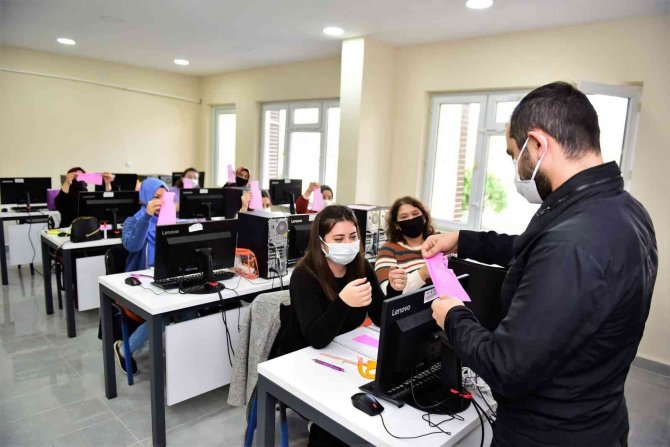 Yıldırım Belediyesi’nden Tekstile ‘Nitelikli’ Destek