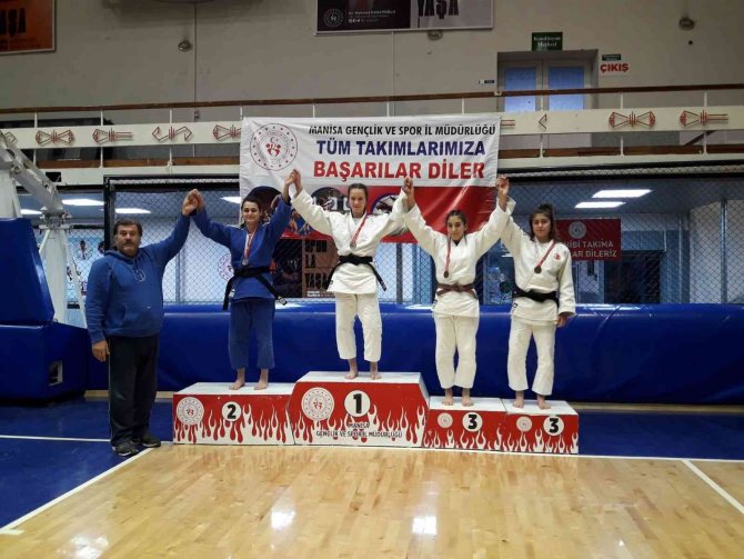 Yunusmereli Judocular 18 Madalyayla Ankara Biletini Aldı