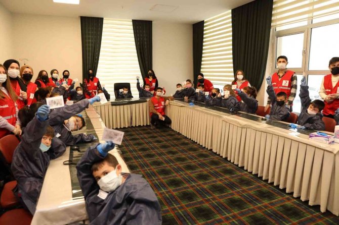 3 Gün Boyunca Hem Eğlendiler, Hem De Bilimsel Çalışmalara Tanık Oldular