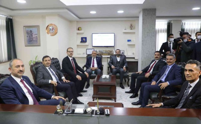 Tunceli’de 22 Yıl Sonra Bir İlk Yaşandı, Adalet Bakanı Gül Tunceli’de İncelemelerde Bulundu