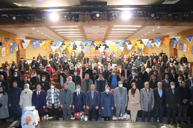 Ak Parti Kayapınar İlçe Danışma Meclisi Toplantısını Gerçekleştirdi