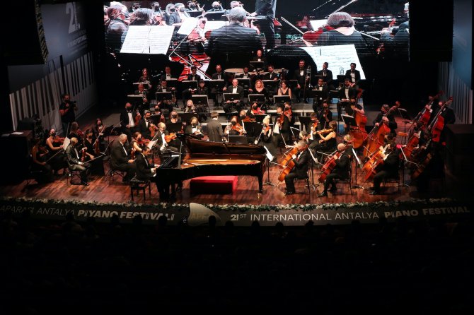 Uluslararası Antalya Piyano Festivali’nde Senfonik Gece