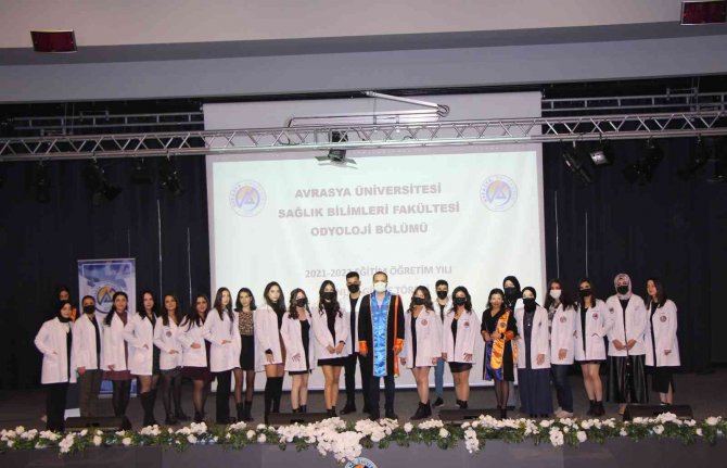 Beyaz Önlüklerini Törenle Giydiler