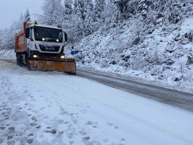 Bartın’da Yüksek Kesimlerde Kar Yağışı Etkili Oldu