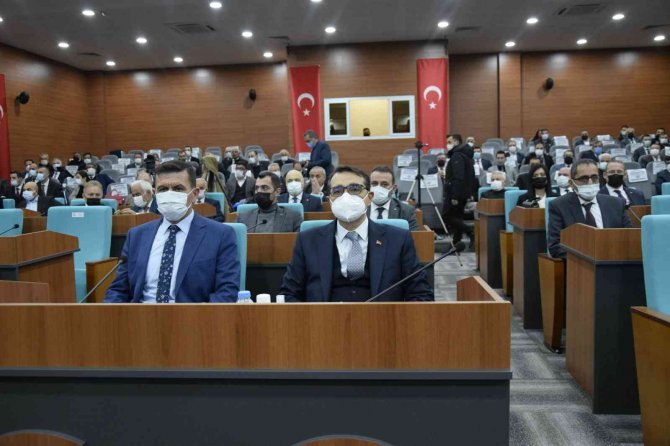 Bakan Dönmez: “Çiftçilerin Yenilenebilir Enerji Kaynaklarını Kullanması İçin Eksiklikler Tamamlandı”