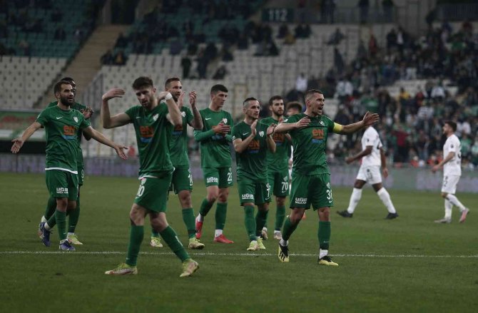 Bursaspor Sahasında Royal Hastanesi Bandırmaspor’u Konuk Ediyor