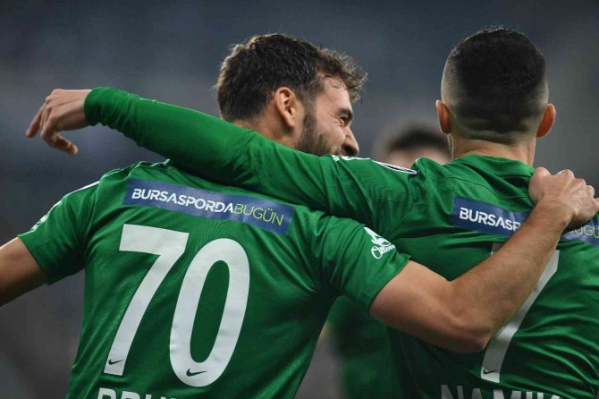 Bursaspor Sahasında Royal Hastanesi Bandırmaspor’u Konuk Ediyor