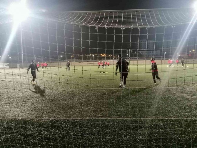 Diyarbakır Adaletspor Futbol Takımının Şampiyonluk Mücadelesi