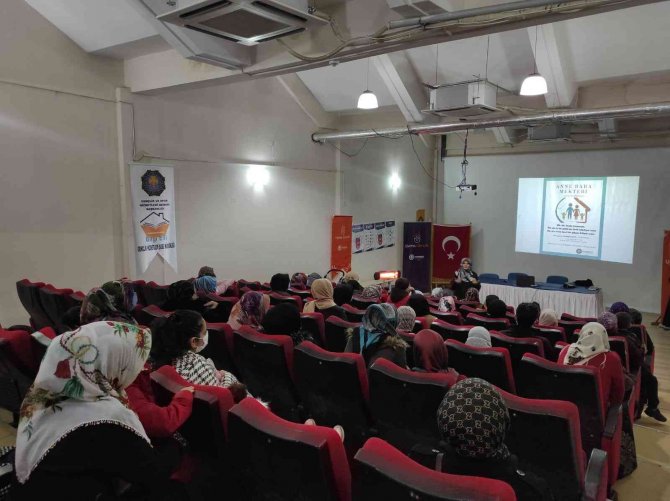 Diyarbakır’da ’Anne-baba Mektebi’