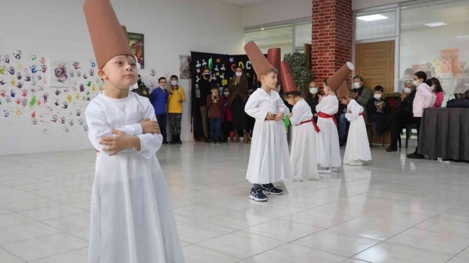 Minik Semazenler Mevlana’yı Unutmadı