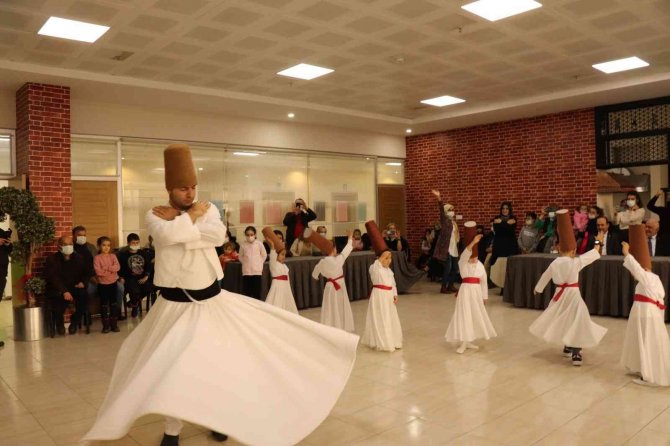 Minik Semazenler Mevlana’yı Unutmadı