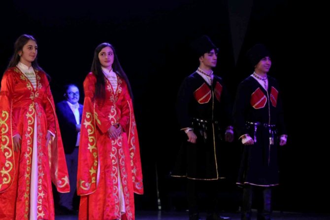 Erzincan’da "Uluslararası Göçmenler Günü" Etkinliği Renkli Görüntülere Sahne Oldu