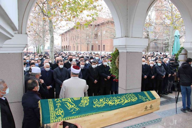 Eski Başbakan Yardımcısı Emrullah İ̇şler’in Babası Son Yolculuğuna Uğurlandı
