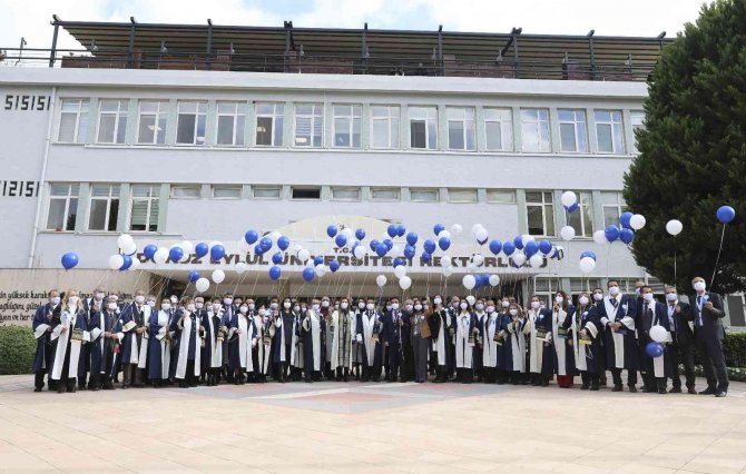 Deü, Araştırma Üniversitesi Başarısını Mensuplarıyla Paylaştı