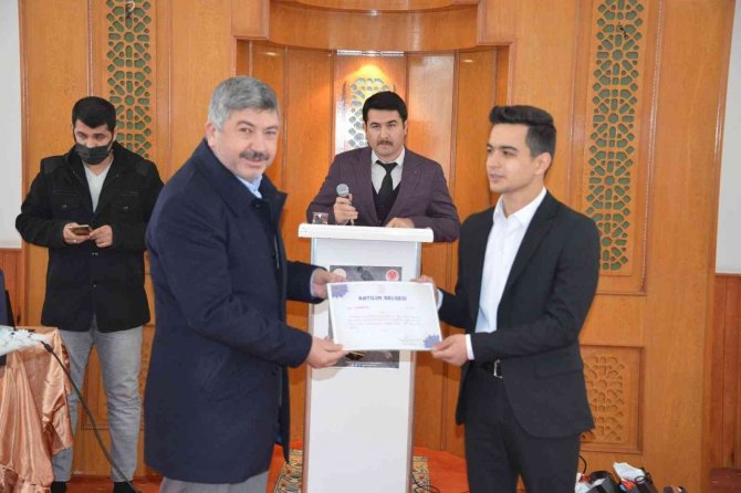 Gediz’de "Genç Hatipler Minberde Hutbe Okuma Yarışması"