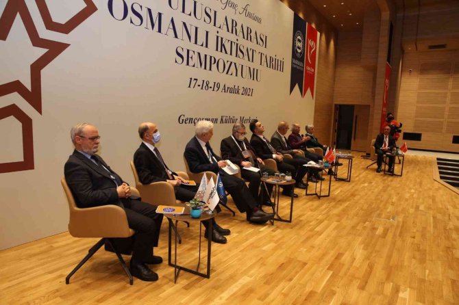 Uluslararası Osmanlı İ̇ktisat Tarihi Sempozyumu’nun İlk Oturumu Yapıldı