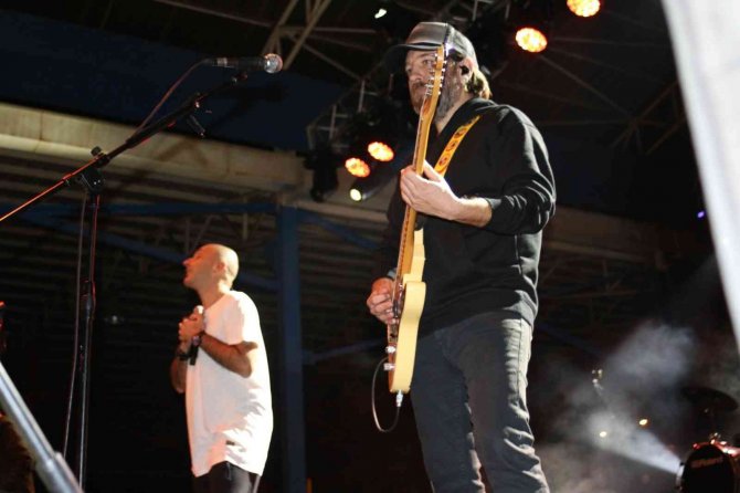 Dörtyol’da Vatandaşlar Ünlü Müzik Grubu “Gripin” İle Coştu