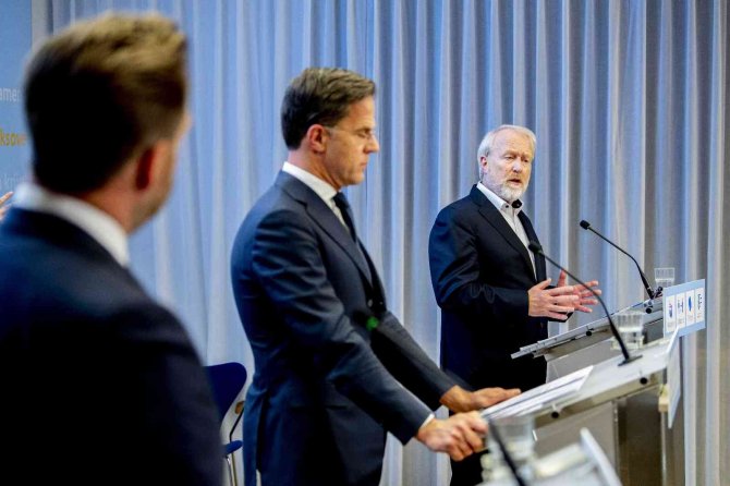 Hollanda Yılbaşı Öncesi Kapanmaya Gitti